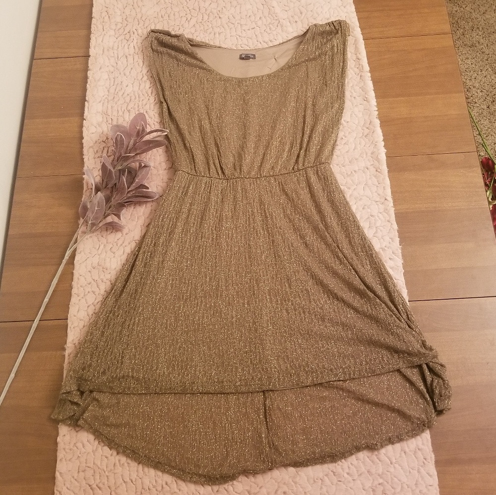 Beautiful Gold Dress - Picture 2 of 7
